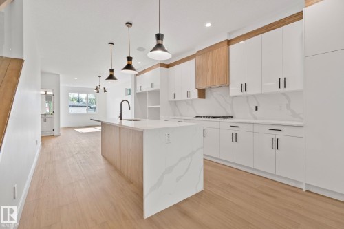 Edmonton, AB - Indoor Photo Showing Kitchen With Upgraded Kitchen
