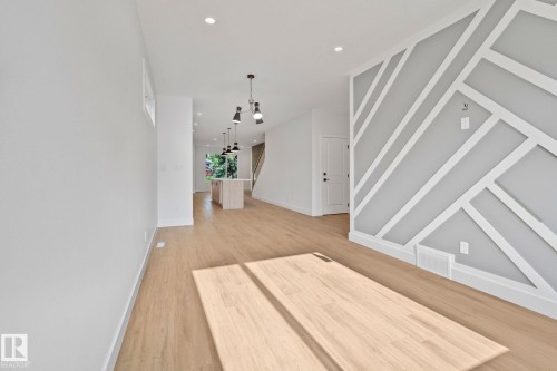 Edmonton, AB - Indoor Photo Showing Other Room