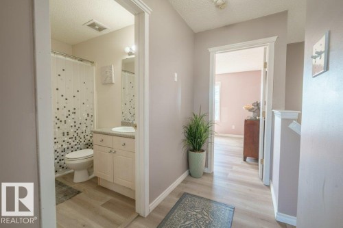 3024 32 Avenue, Edmonton, AB - Indoor Photo Showing Bathroom