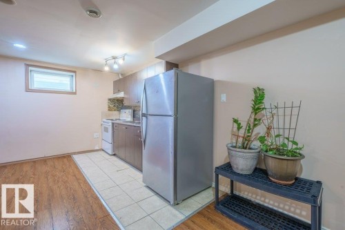 3024 32 Avenue, Edmonton, AB - Indoor