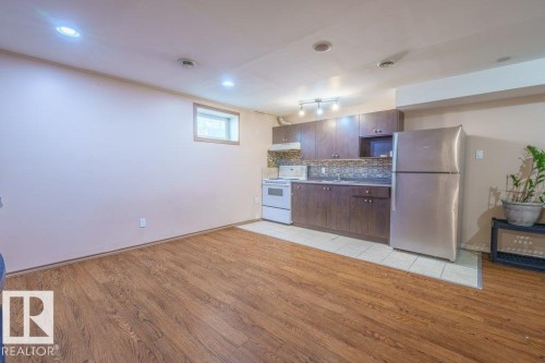 3024 32 Avenue, Edmonton, AB - Indoor