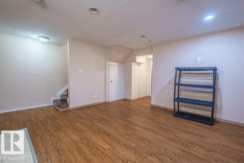 3024 32 Avenue, Edmonton, AB - Indoor Photo Showing Other Room