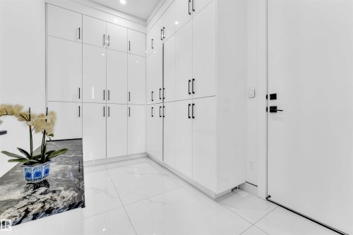 8118 Orchards Green, Edmonton, AB - Indoor Photo Showing Other Room