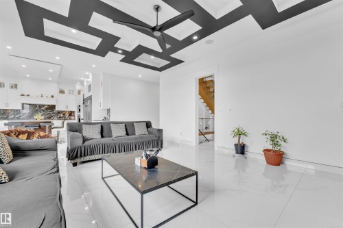 8118 Orchards Green, Edmonton, AB - Indoor Photo Showing Living Room