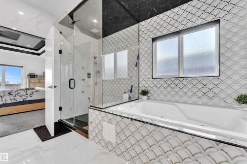 8118 Orchards Green, Edmonton, AB - Indoor Photo Showing Bathroom