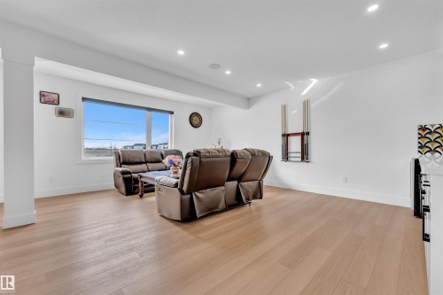 8118 Orchards Green, Edmonton, AB - Indoor