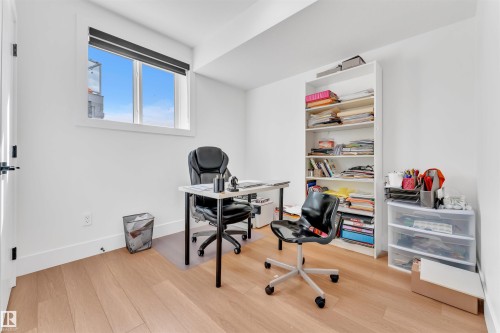 8118 Orchards Green, Edmonton, AB - Indoor Photo Showing Office