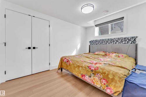8118 Orchards Green, Edmonton, AB - Indoor Photo Showing Bedroom