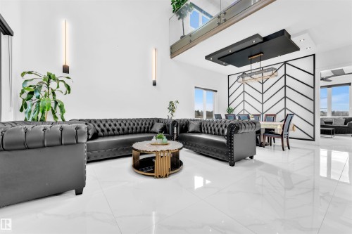 8118 Orchards Green, Edmonton, AB - Indoor Photo Showing Living Room