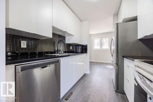 113 Abbottsfield Road, Edmonton, AB - Indoor Photo Showing Kitchen With Stainless Steel Kitchen