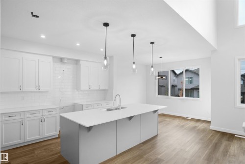 1177 South Creek Wynd, Stony Plain, AB - Indoor Photo Showing Kitchen With Upgraded Kitchen