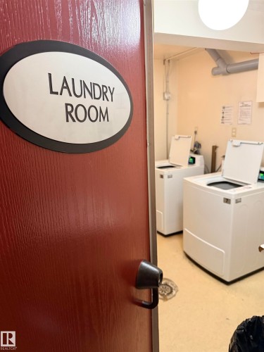202 3610 43 Avenue, Edmonton, AB - Indoor Photo Showing Laundry Room