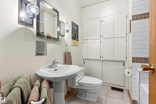 6308 131 Street, Edmonton, AB - Indoor Photo Showing Bathroom