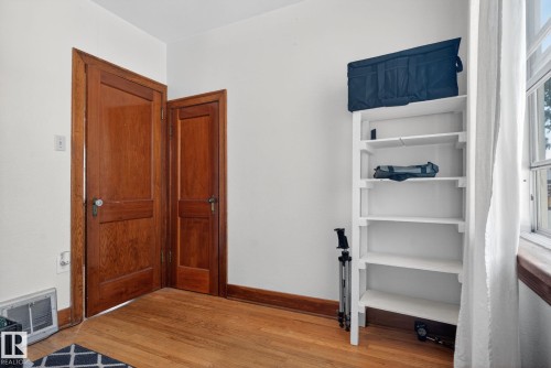 12230 95A Street, Edmonton, AB - Indoor