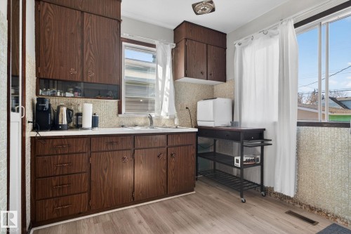 12230 95A Street, Edmonton, AB - Indoor Photo Showing Kitchen