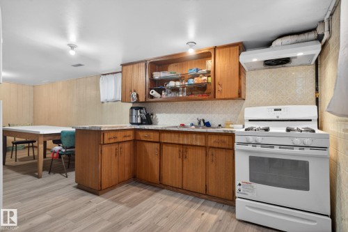 12230 95A Street, Edmonton, AB - Indoor Photo Showing Kitchen