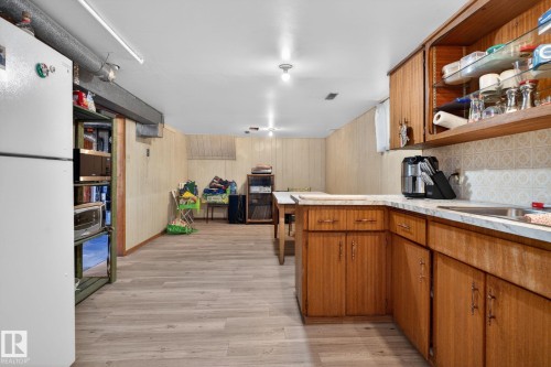 12230 95A Street, Edmonton, AB - Indoor Photo Showing Kitchen
