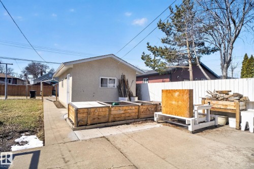 12230 95A Street, Edmonton, AB - Outdoor