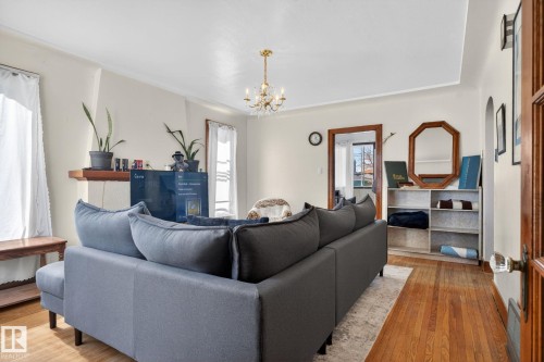 12230 95A Street, Edmonton, AB - Indoor Photo Showing Living Room