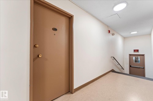 102 13910 Stony Plain Road, Edmonton, AB - Indoor Photo Showing Other Room