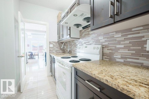 2212 22 Street, Edmonton, AB - Indoor Photo Showing Kitchen