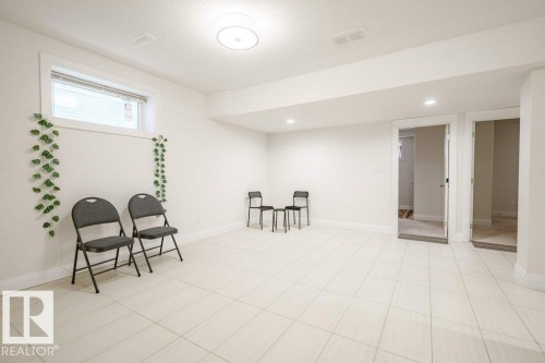2212 22 Street, Edmonton, AB - Indoor Photo Showing Other Room