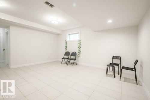 2212 22 Street, Edmonton, AB - Indoor Photo Showing Other Room