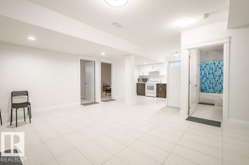 2212 22 Street, Edmonton, AB - Indoor Photo Showing Other Room