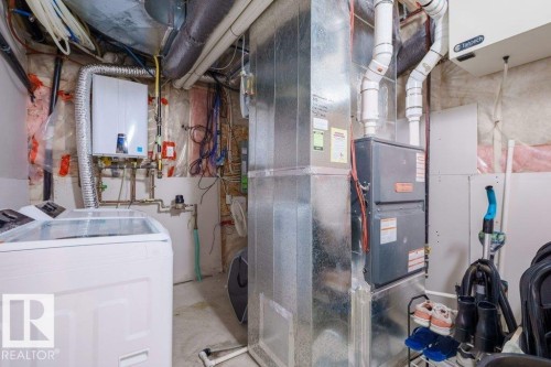 2212 22 Street, Edmonton, AB - Indoor Photo Showing Laundry Room