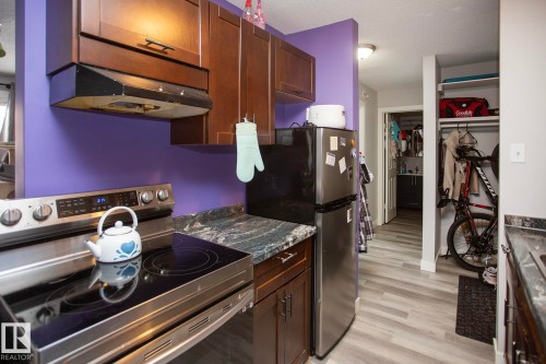 201 10606 123 Street, Edmonton, AB - Indoor Photo Showing Kitchen