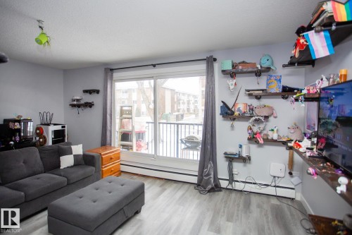 201 10606 123 Street, Edmonton, AB - Indoor