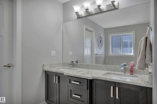 41 Sutherland Street, Leduc, AB - Indoor Photo Showing Bathroom