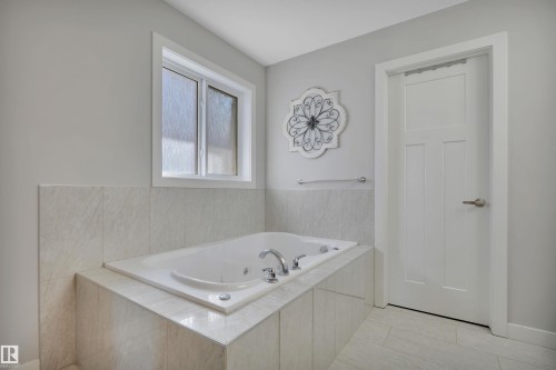 41 Sutherland Street, Leduc, AB - Indoor Photo Showing Bathroom