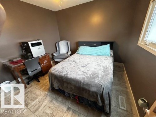 4611 50A Avenue, Lamont, AB - Indoor Photo Showing Bedroom