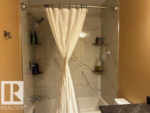 4611 50A Avenue, Lamont, AB - Indoor Photo Showing Bathroom