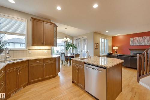20645 93A Avenue, Edmonton, AB - Indoor Photo Showing Kitchen