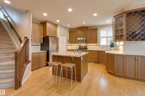 20645 93A Avenue, Edmonton, AB - Indoor Photo Showing Kitchen With Upgraded Kitchen