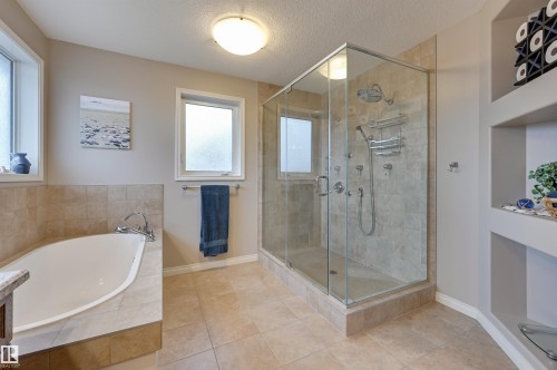20645 93A Avenue, Edmonton, AB - Indoor Photo Showing Bathroom