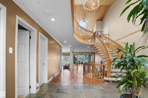 10815 Bearspaw Dr E Nw, Edmonton, AB - Indoor Photo Showing Other Room