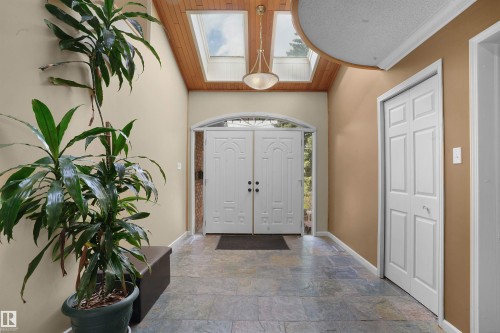 10815 Bearspaw Dr E Nw, Edmonton, AB - Indoor Photo Showing Other Room