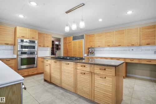 10815 Bearspaw Dr E Nw, Edmonton, AB - Indoor Photo Showing Kitchen