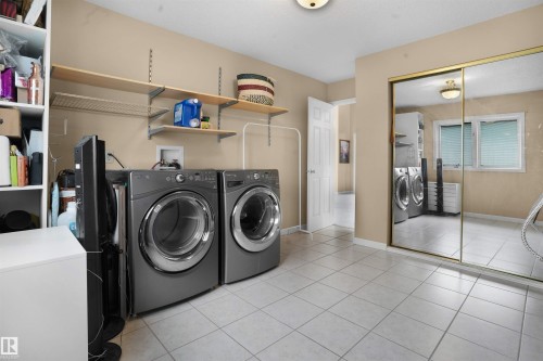 10815 Bearspaw Dr E Nw, Edmonton, AB - Indoor Photo Showing Laundry Room