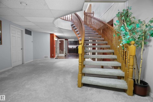 10815 Bearspaw Dr E Nw, Edmonton, AB - Indoor Photo Showing Other Room