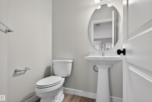 8825 24 Avenue, Edmonton, AB - Indoor Photo Showing Bathroom