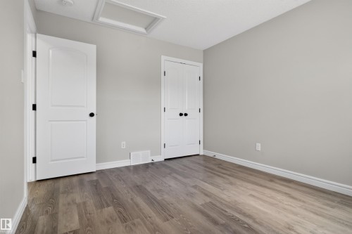 8825 24 Avenue, Edmonton, AB - Indoor Photo Showing Other Room
