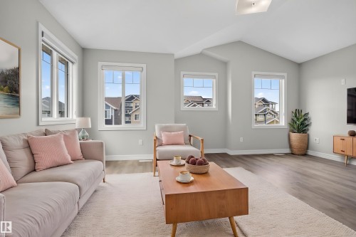 8825 24 Avenue, Edmonton, AB - Indoor Photo Showing Living Room