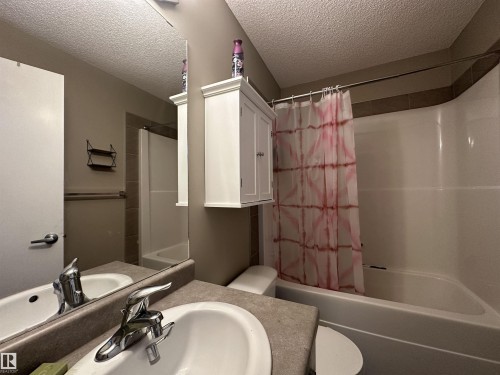 194 Allard Link, Edmonton, AB - Indoor Photo Showing Bathroom