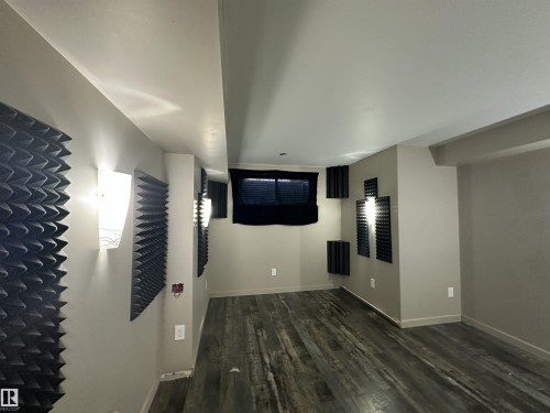 194 Allard Link, Edmonton, AB - Indoor Photo Showing Other Room