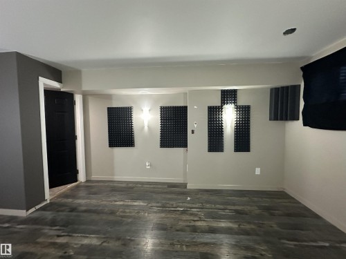 194 Allard Link, Edmonton, AB - Indoor Photo Showing Other Room