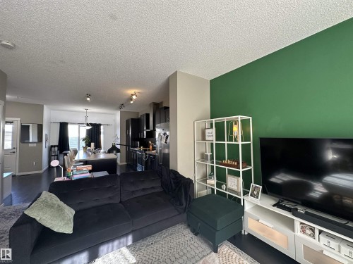 194 Allard Link, Edmonton, AB - Indoor Photo Showing Living Room